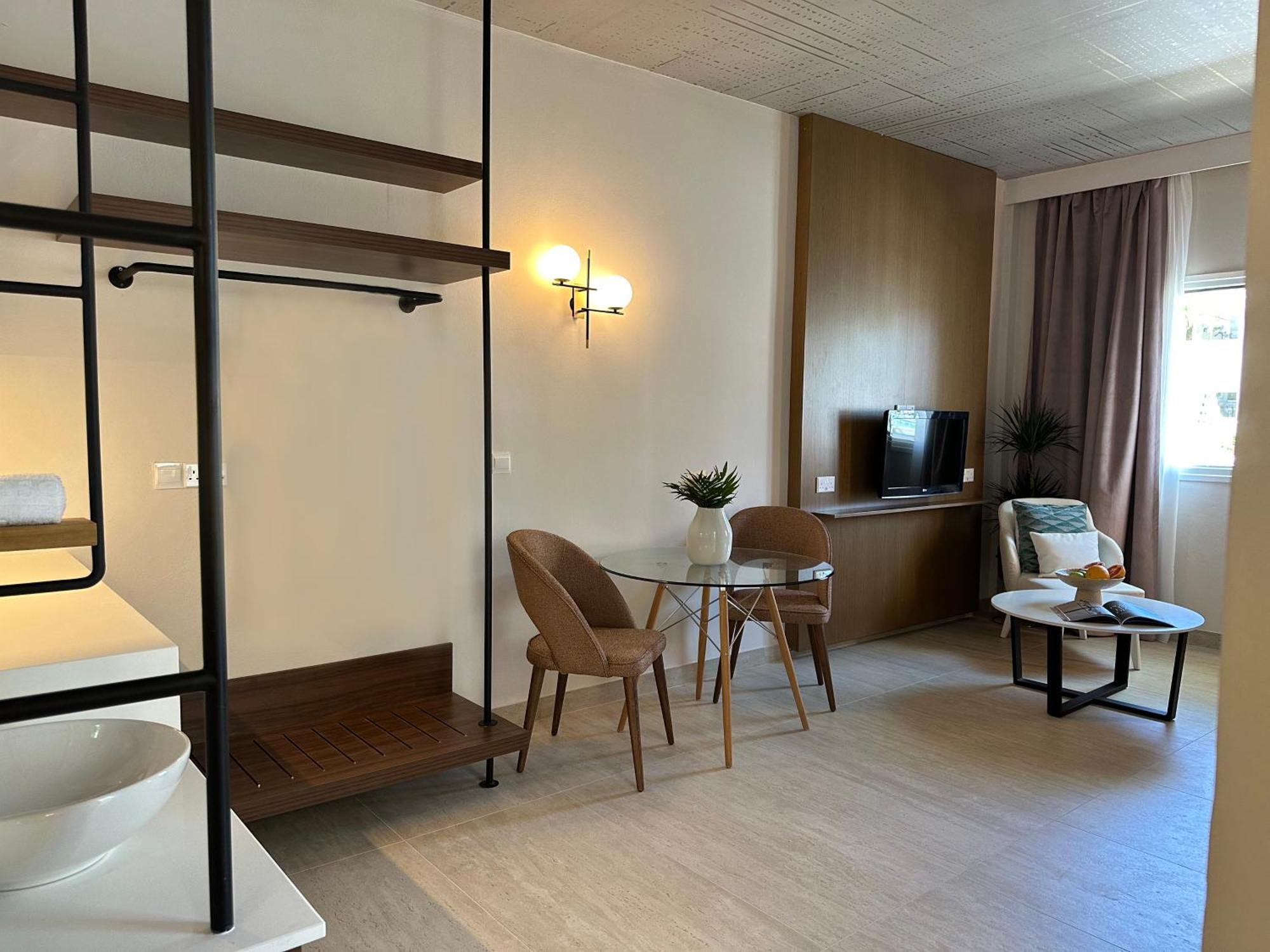 King Jason Paphos - Designed For Adults By Louis Hotels Exterior foto